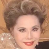 デヴィ夫人の年収はどれだけ高い！？生活の舞台裏と収益構造を解説