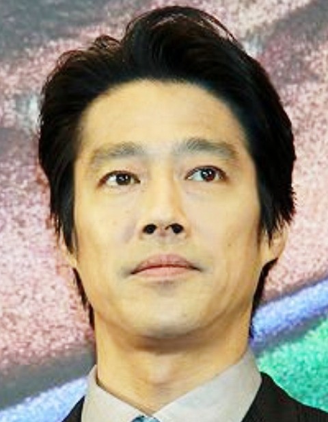 堤真一と結婚相手の写真に隠された秘密とは？知られざる真実