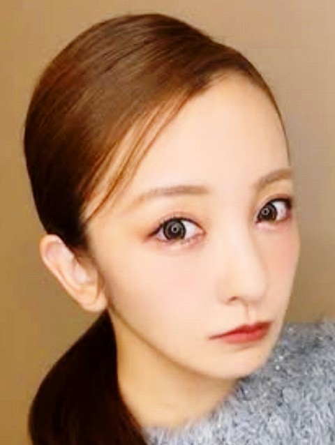 板野友美の整形前に注目！時代とともに変化した美の裏側を解説